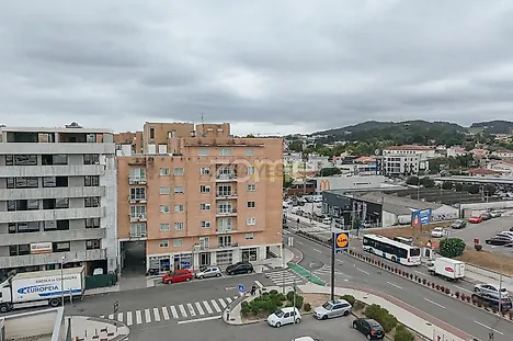 image-AQXdlpiTVLy-0