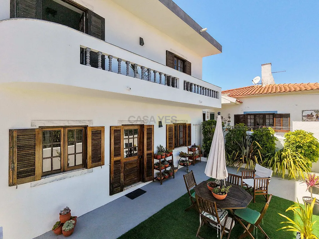 Moradia T4 em São Pedro da Cadeira, €340.000
