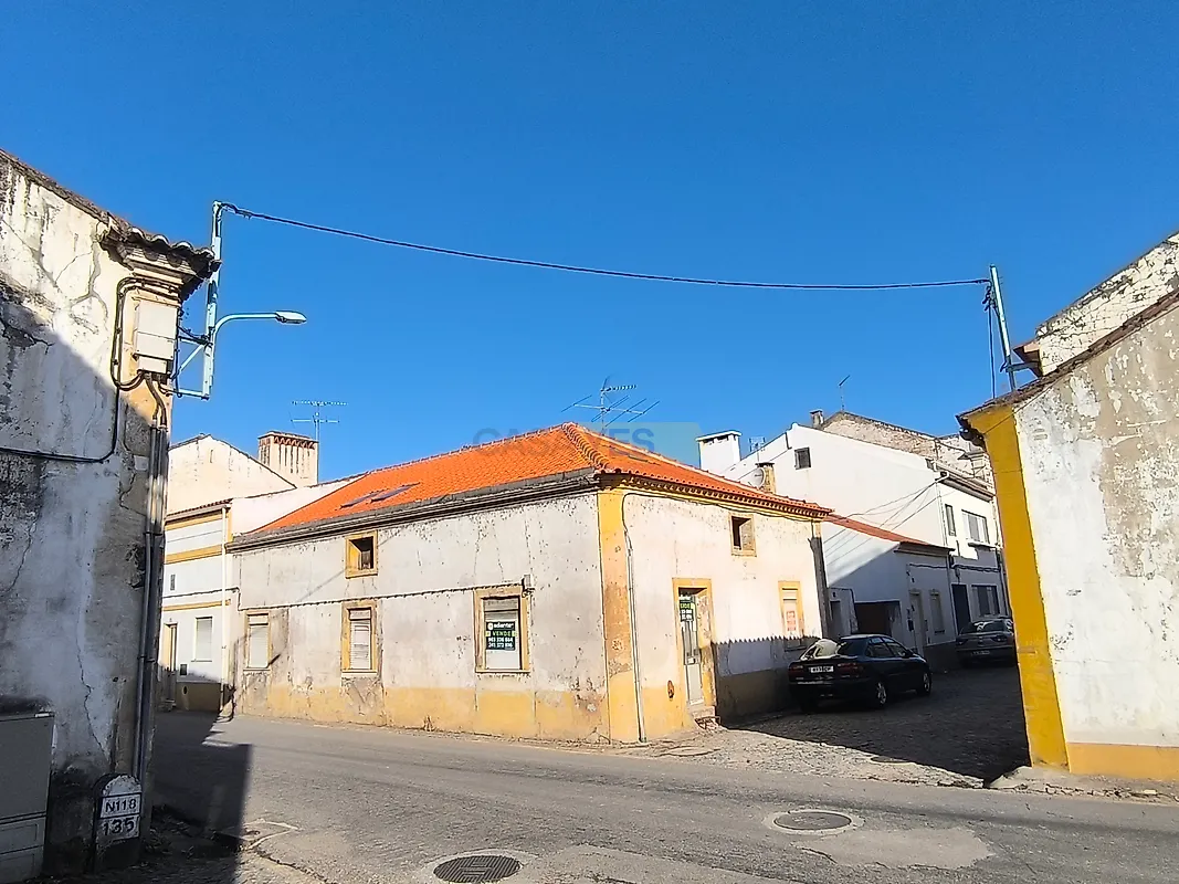 Moradia T0 em São Miguel do Rio Torto e Rossio Ao Sul do Tejo, €150.000
