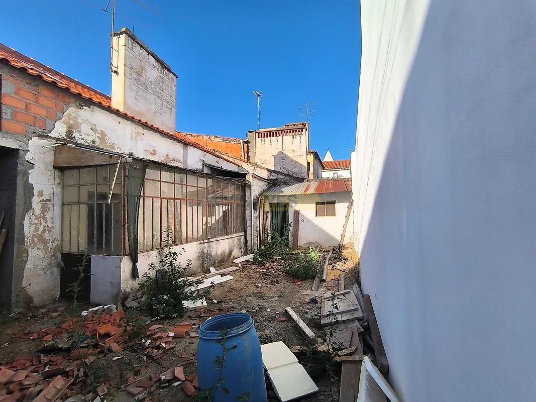 Moradia T0 à venda em São Miguel do Rio Torto e Rossio Ao Sul do Tejo, Abrantes — foto 3