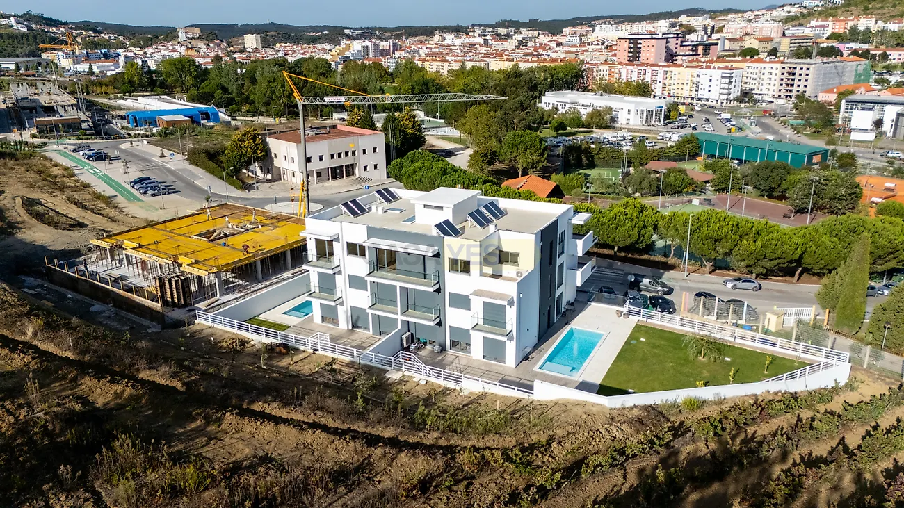 Apartamento T4 à venda em Torres Vedras (São Pedro, Santiago, Santa Maria do Castelo e São Miguel) e Matacães, Torres Vedras — foto 3