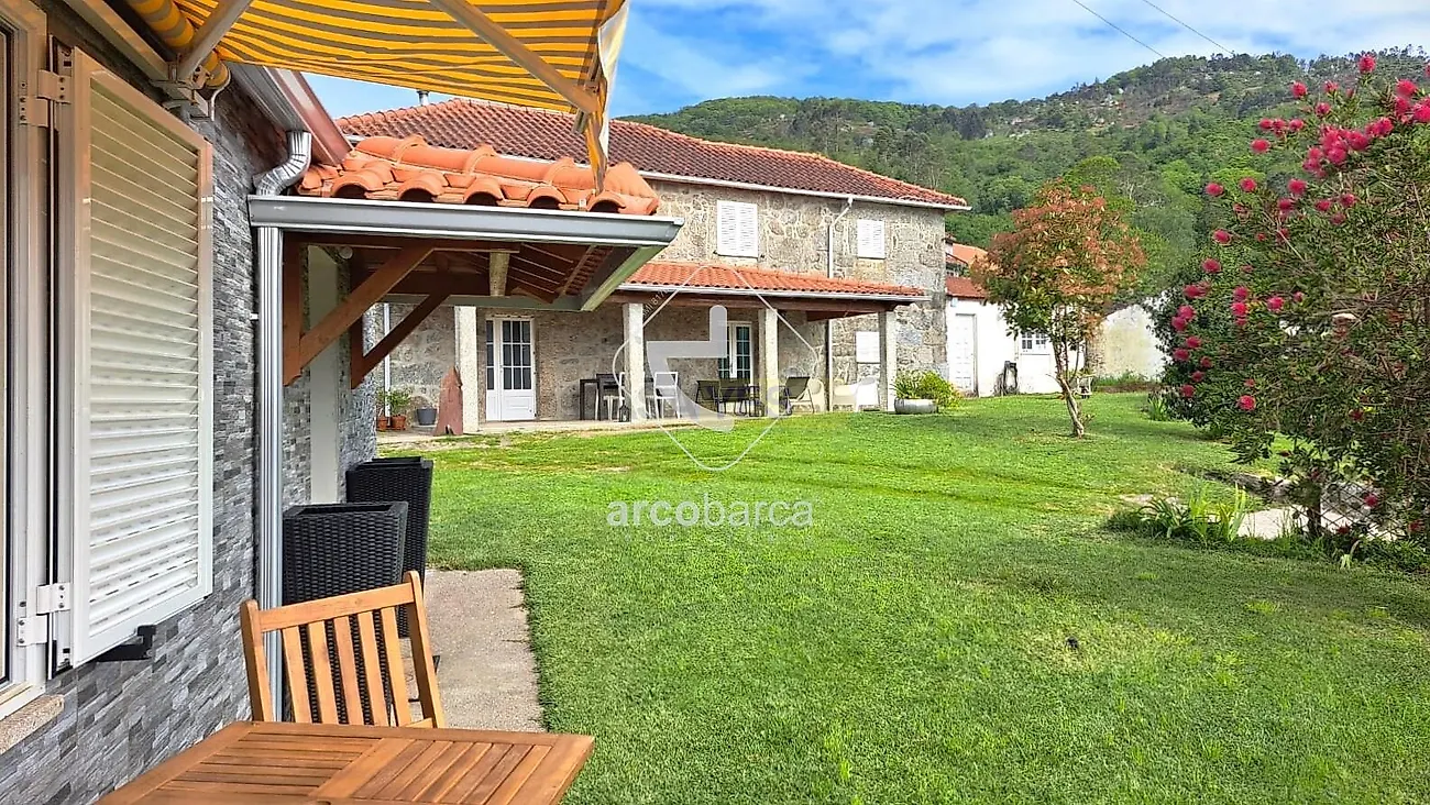 Moradia T3 em Bico e Cristelo, €265.000
