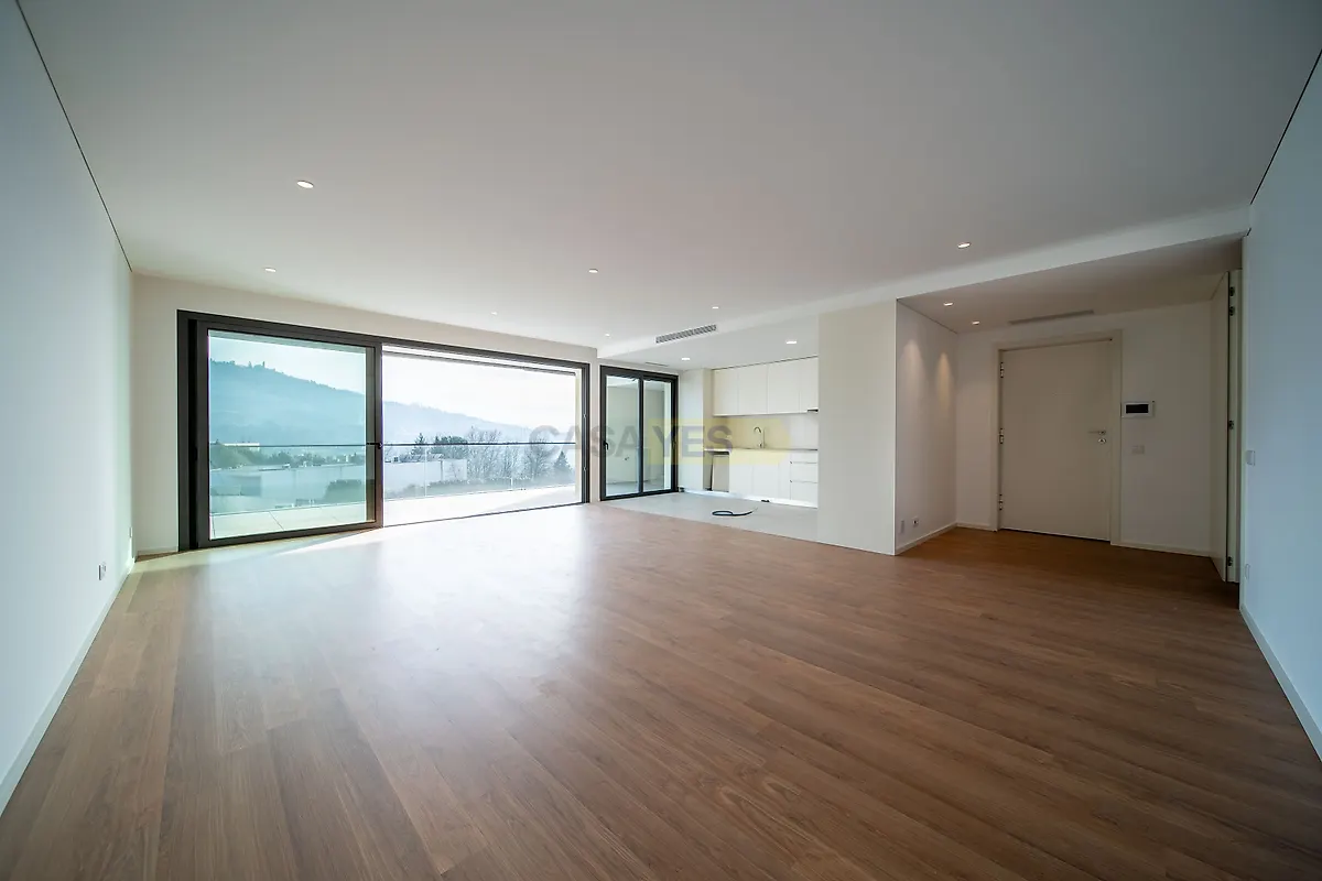 Apartamento T3 em Oliveira, São Paio e São Sebastião, €430.000