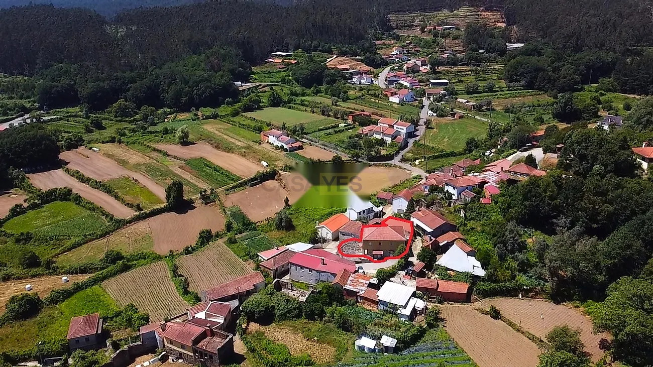Moradia T5 em Préstimo e Macieira de Alcoba, €300.000