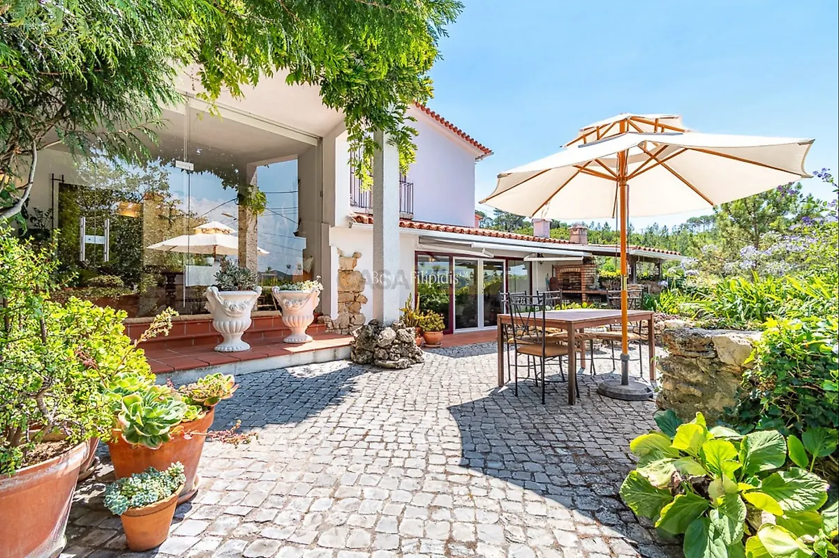 Apartamento T5 à venda em Santo António dos Olivais, €1.400.000