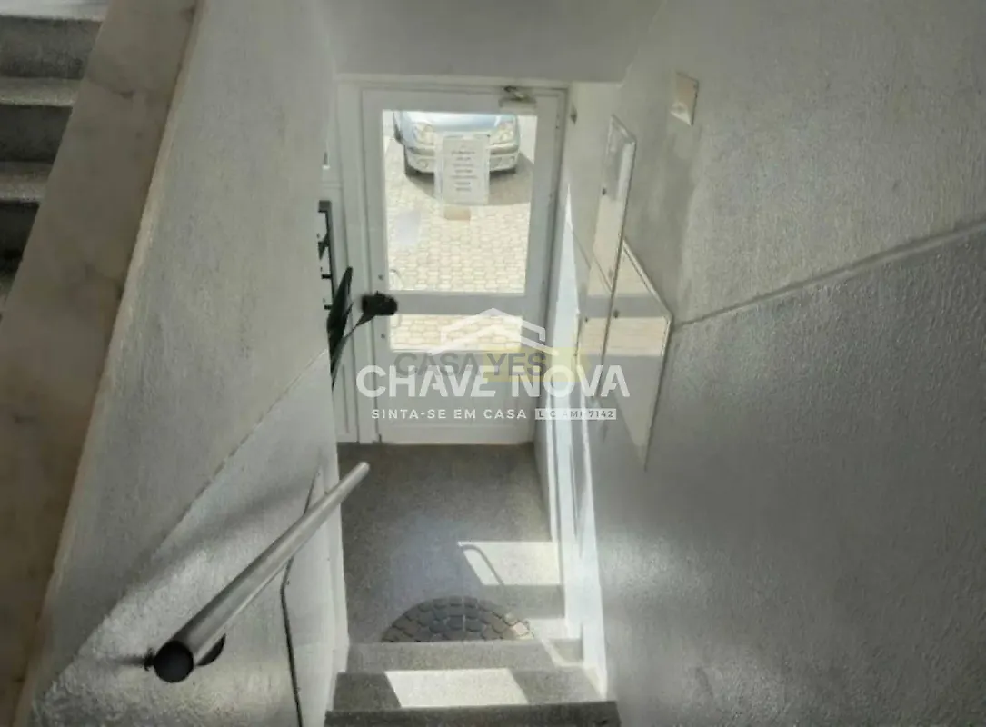 Apartamento T0 em Laranjeiro e Feijó, €275.000