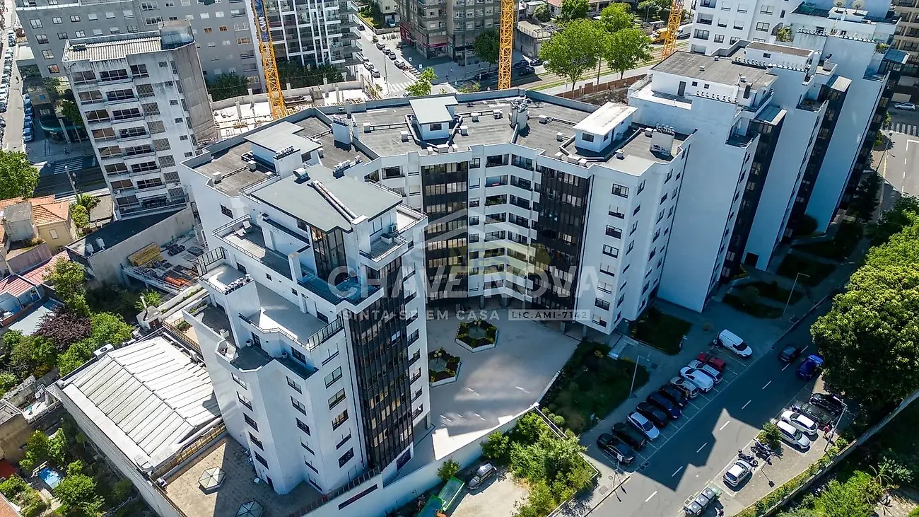 Apartamento T5 à venda em Mafamude e Vilar do Paraíso, Vila Nova de Gaia — foto 2