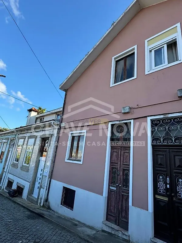 Moradia T0 em Santa Marinha e São Pedro da Afurada, €330.000