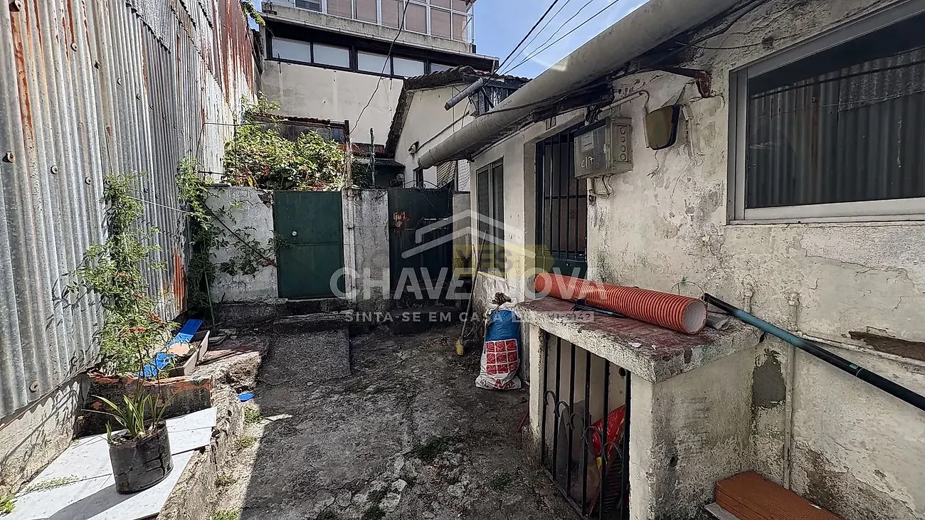 Moradia T0 em Santa Marinha e São Pedro da Afurada, €400.000