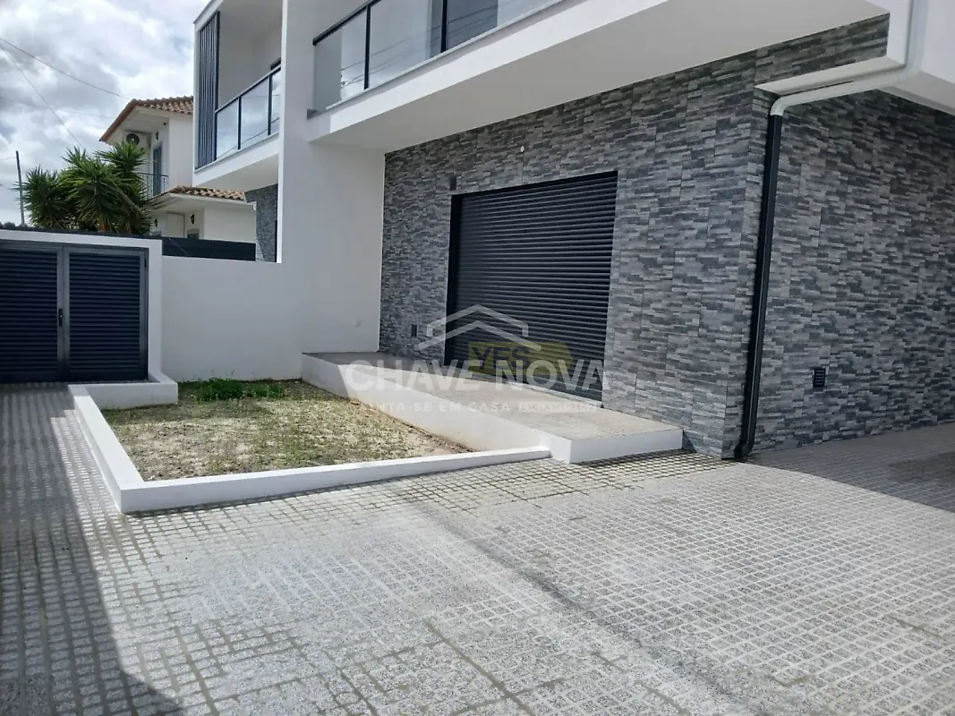 Moradia T0 à venda em Fernão Ferro, Seixal — foto 2