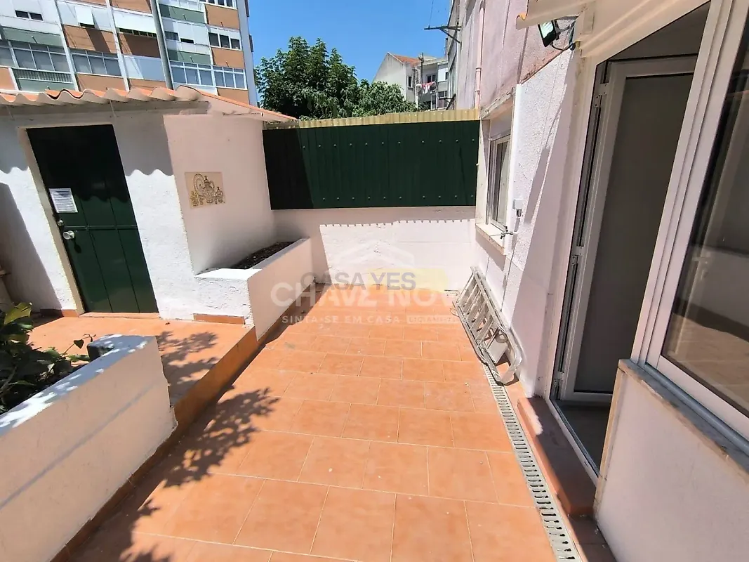 Apartamento T0 à venda em Mina de Água, Amadora — foto 2