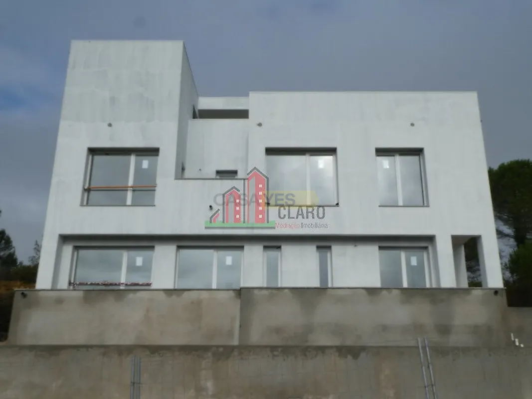 Moradia T5 à venda em Coimbra (Sé Nova, Santa Cruz, Almedina e São Bartolomeu), Coimbra — foto 2