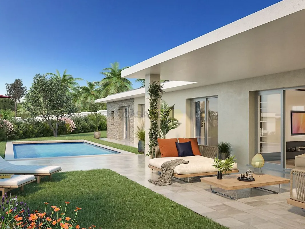 Moradia T5 em Montenegro, €2.500.000