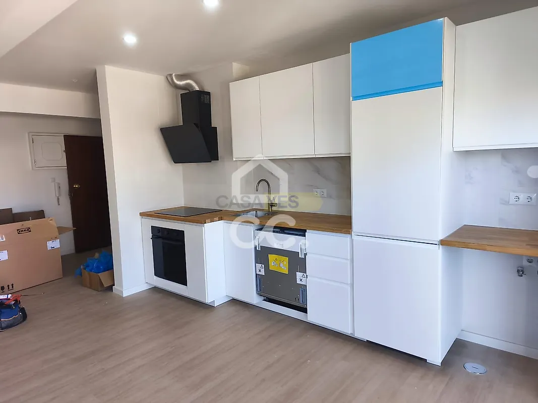 Apartamento T3 à venda em Mina de Água, Amadora — foto 2