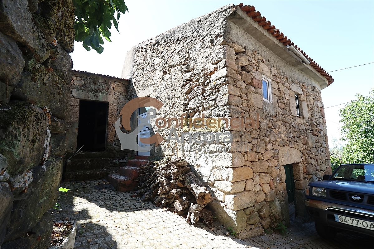 Moradia T3 à venda em Santa Marinha e São Martinho, Seia — foto 17
