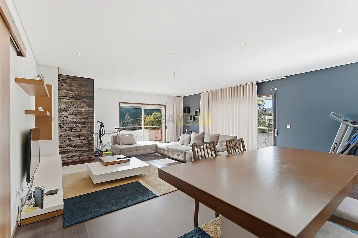 Apartamento T4 à venda em Vila Nova de Famalicão e Calendário, Vila Nova de Famalicão — foto 2
