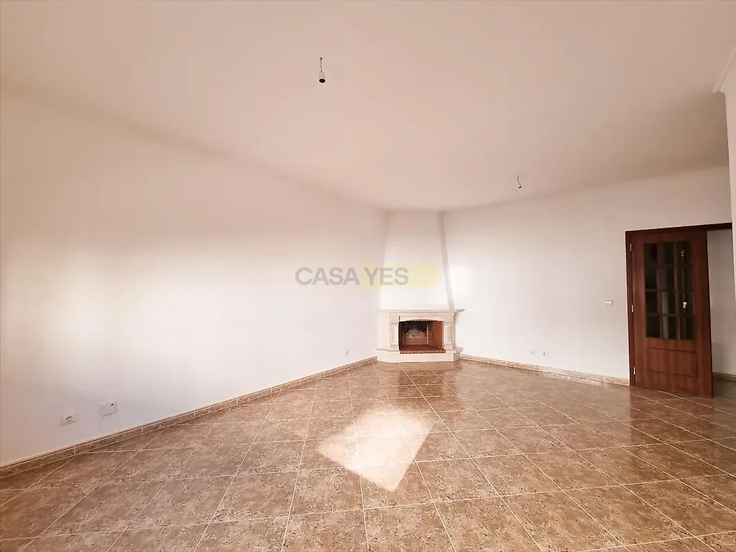 Apartamento T2 à venda em Santarém (Marvila), Santa Iria da Ribeira de Santarém, Santarém (São Salvador) e Santarém (São Nicolau), Santarém — foto 2