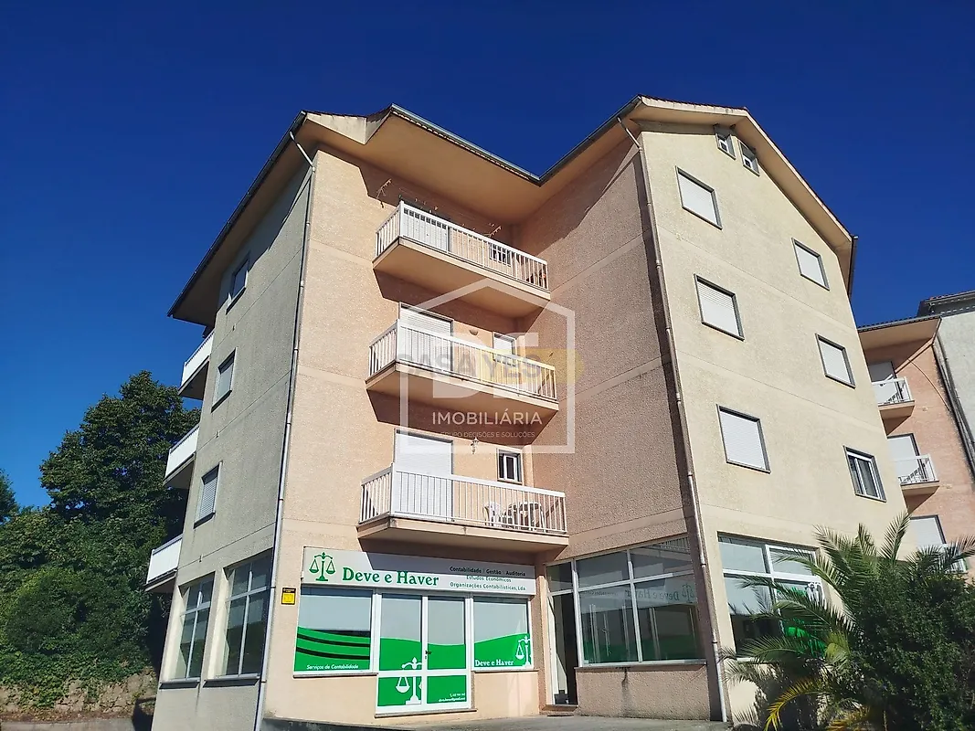 Apartamento T2 em Currelos, Papízios e Sobral, €135.000