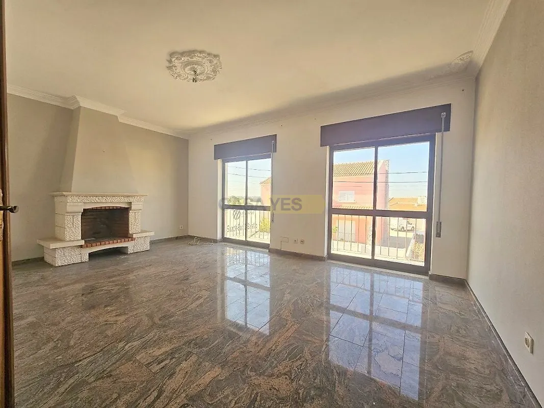 Apartamento T4 em Alhos Vedros, €346.000
