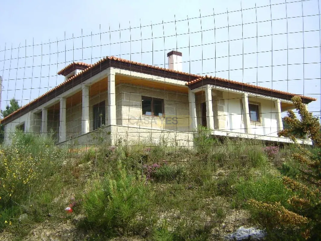 Moradia T2 à venda em São Bernardo, €299.000