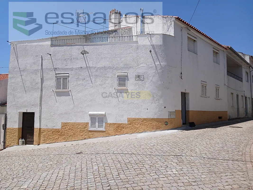 Moradia T4 em Salgueiro do Campo, €75.500