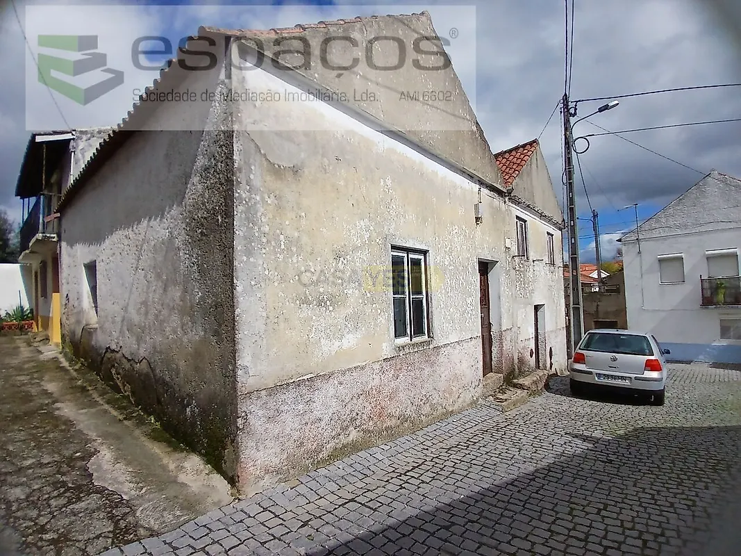 Moradia T0 em Tinalhas, €25.000