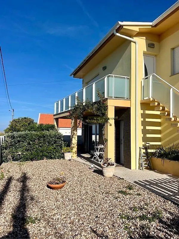 Moradia T5 à venda em Torres Vedras (São Pedro, Santiago, Santa Maria do Castelo e São Miguel) e Matacães, €495.000