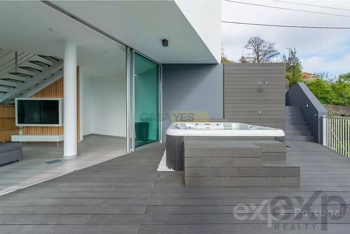Moradia T2 em São Martinho, €690.000