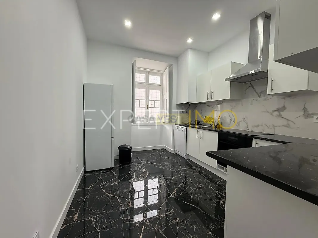 Apartamento T6+ à venda em Coimbra (Sé Nova, Santa Cruz, Almedina e São Bartolomeu), Coimbra — foto 2