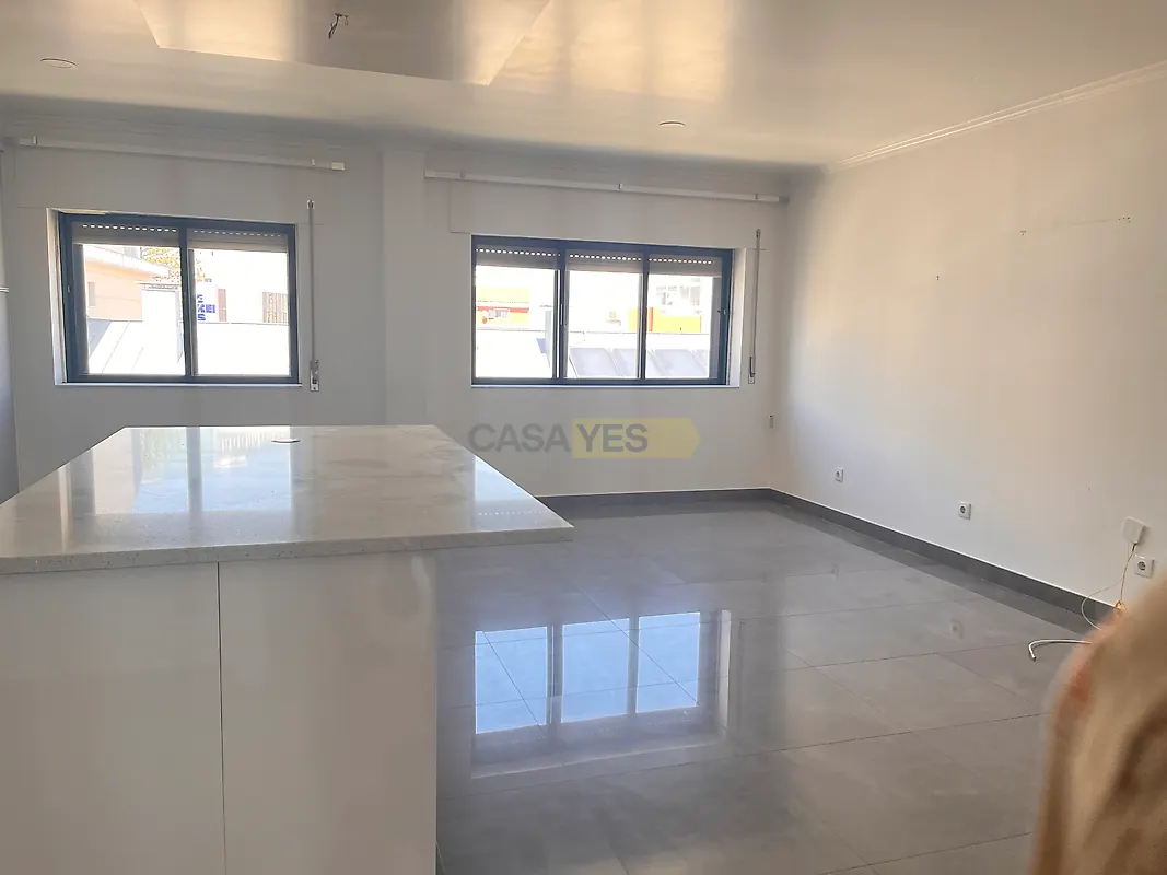 Apartamento T4 à venda em Águas Livres, Amadora — foto 2