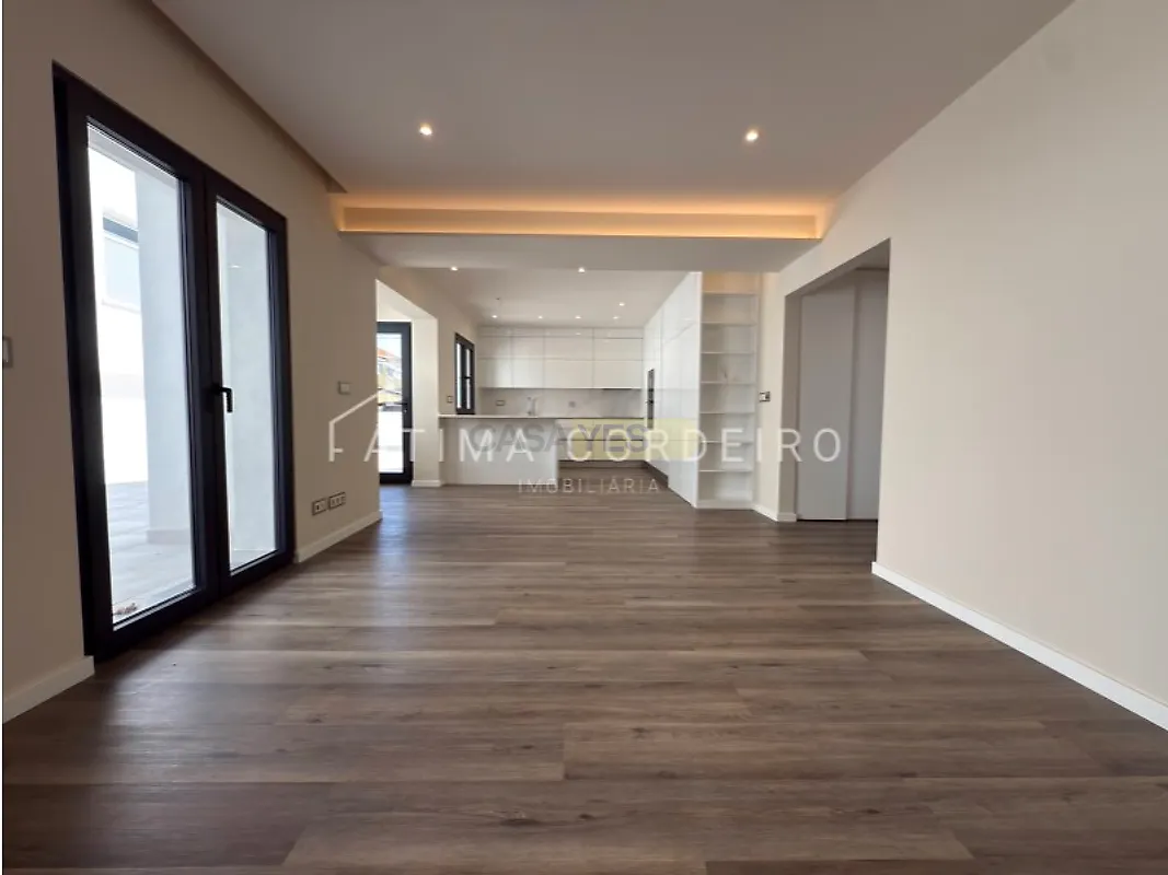 Apartamento T4 à venda em Almada, Cova da Piedade, Pragal e Cacilhas, Almada — foto 3