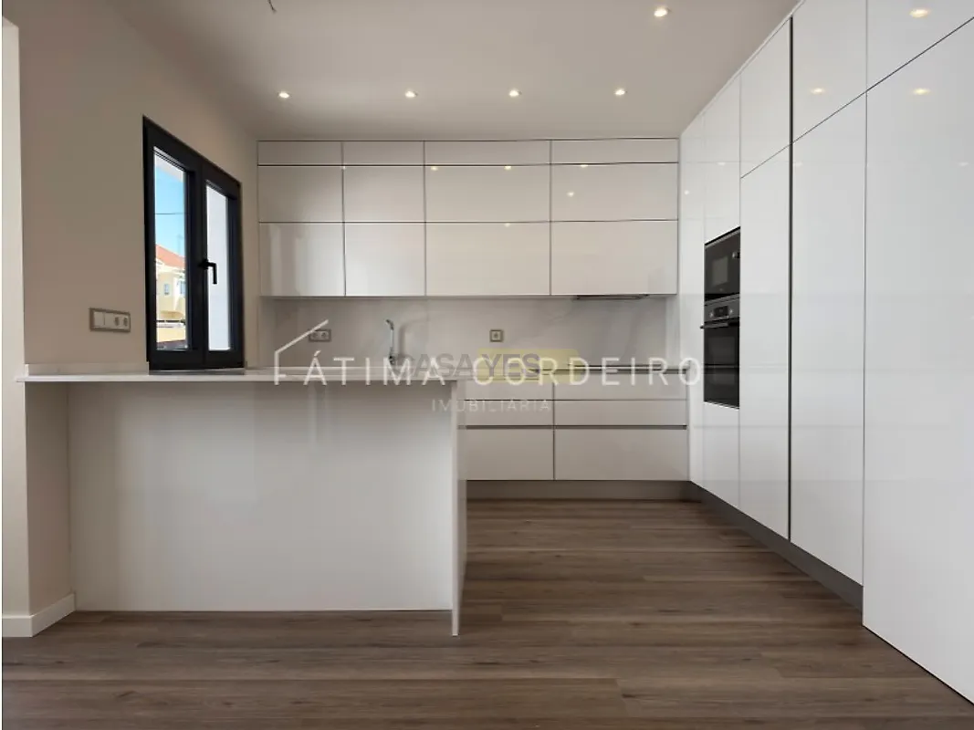 Apartamento T4 à venda em Almada, Cova da Piedade, Pragal e Cacilhas, Almada — foto 2