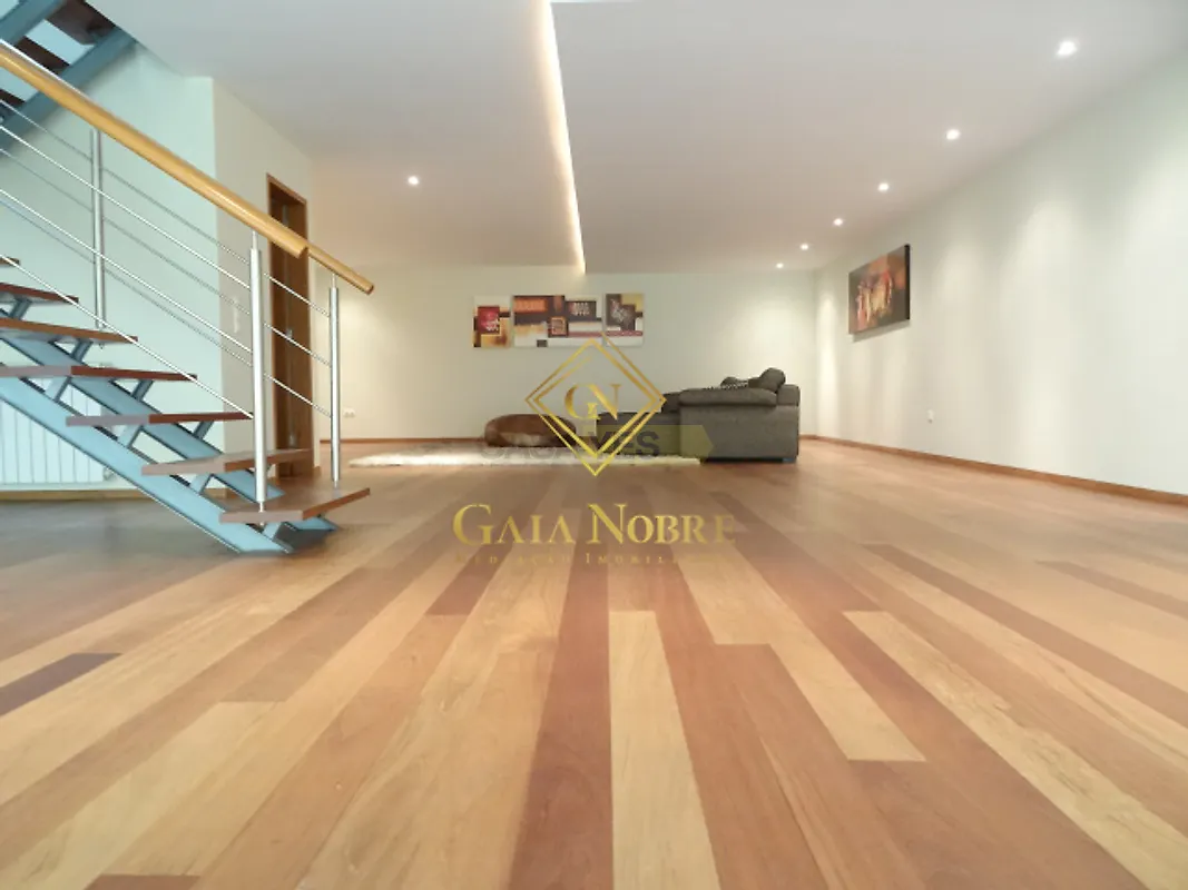 Moradia T4 em Pedroso e Seixezelo, €496.000