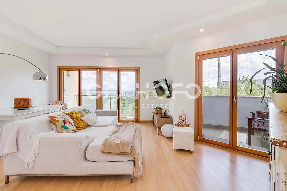 Apartamento T2 à venda em Ramada e Caneças, Odivelas — foto 1