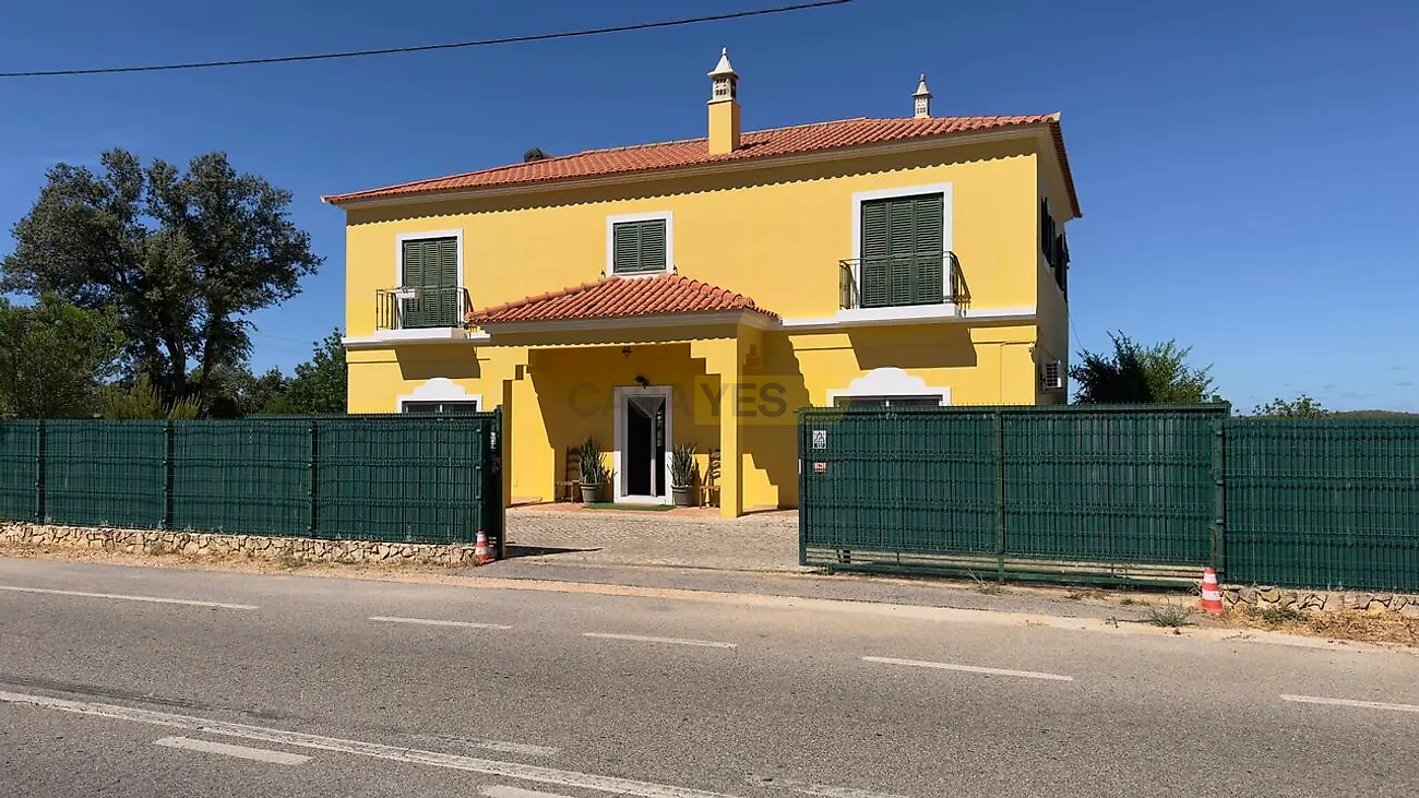 Moradia T2 em São Sebastião, €699.900
