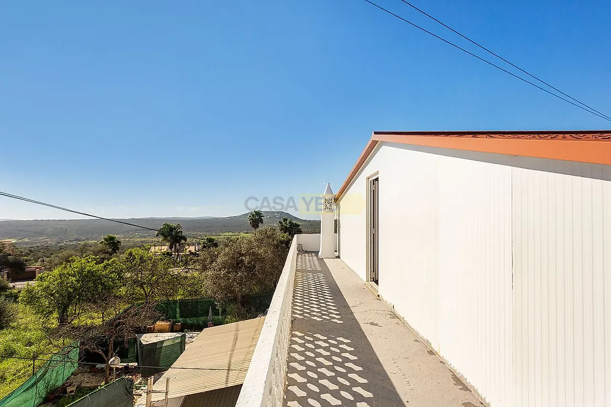 Moradia T4 à venda em Querença, Tôr e Benafim, €340.000