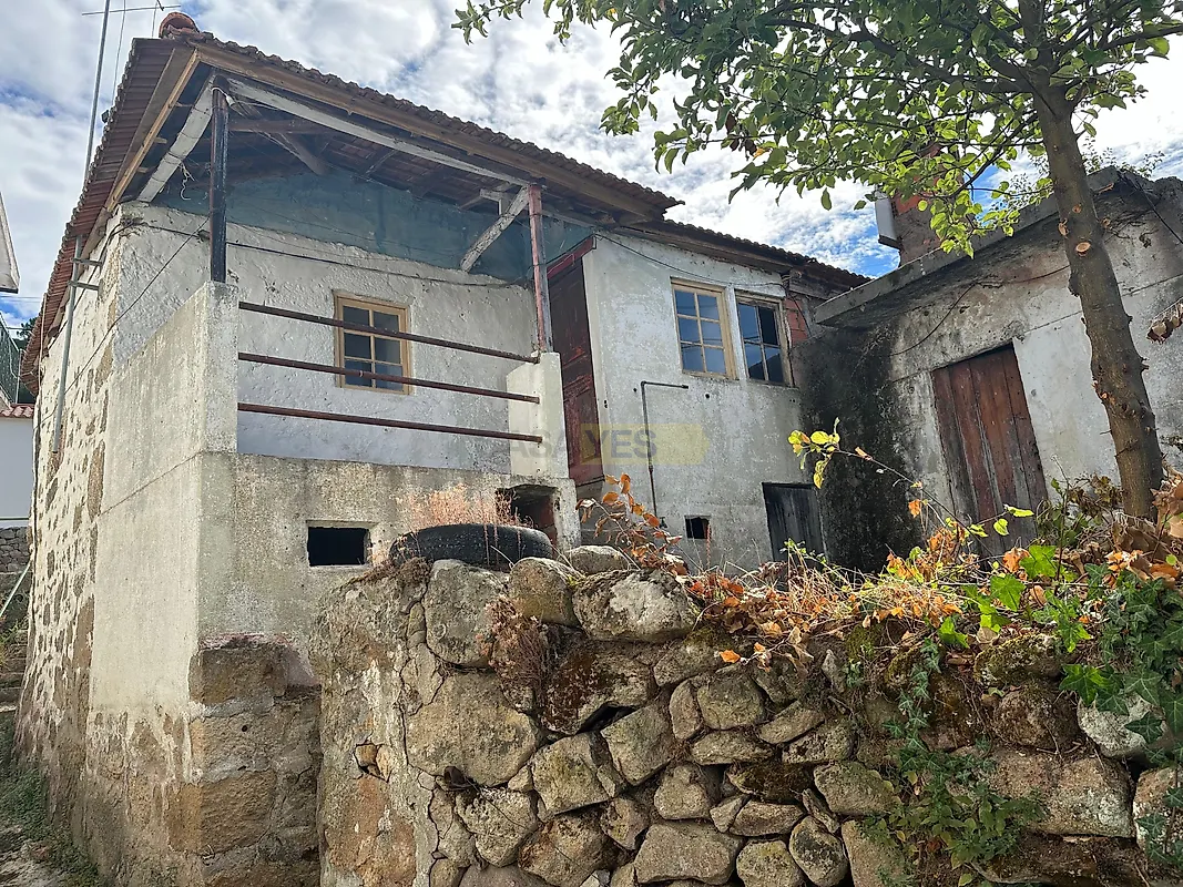 Moradia T2 à venda em Várzea de Abrunhais, Lamego — foto 2