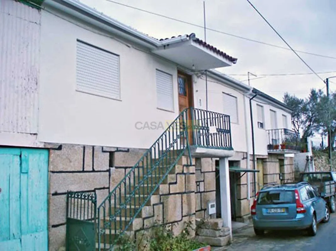 Moradia T2 em Cambres, €45.000