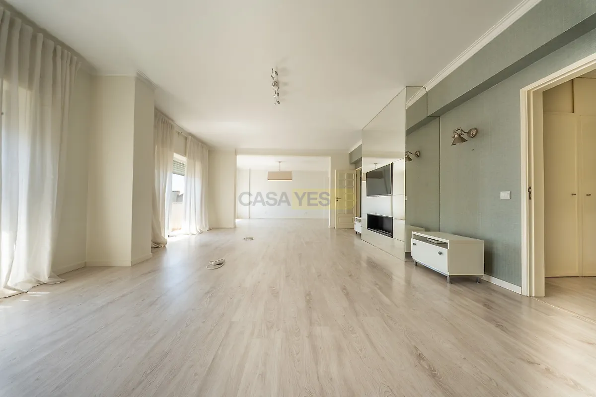 Apartamento T5 à venda em Santarém (Marvila), Santa Iria da Ribeira de Santarém, Santarém (São Salvador) e Santarém (São Nicolau), Santarém — foto 2