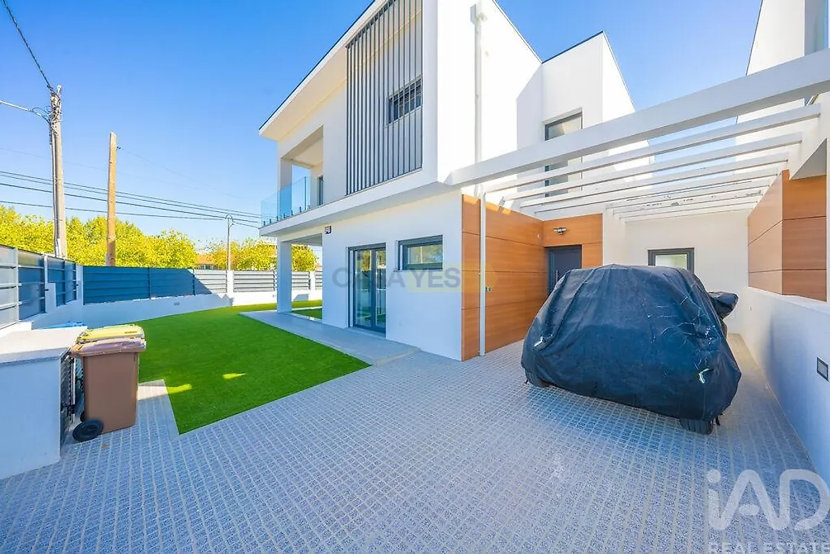 Moradia T4 à venda em Fernão Ferro, Seixal — foto 2