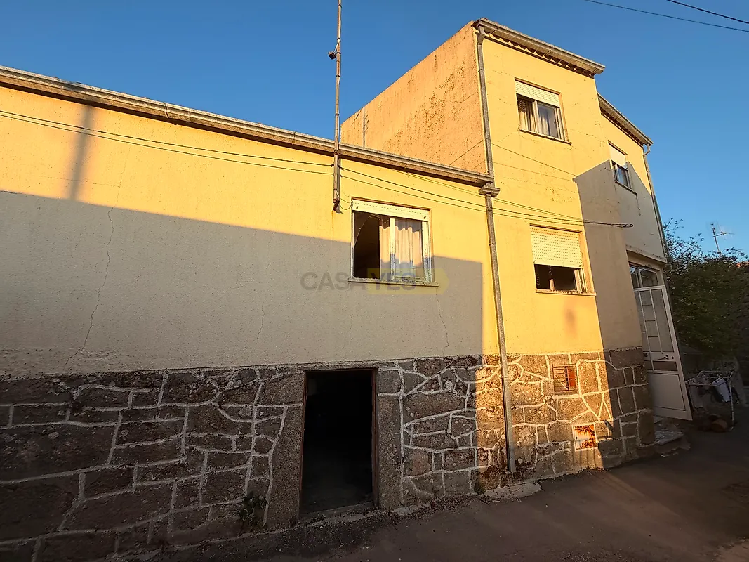Moradia T3 à venda em Vila Fernando, Guarda — foto 2