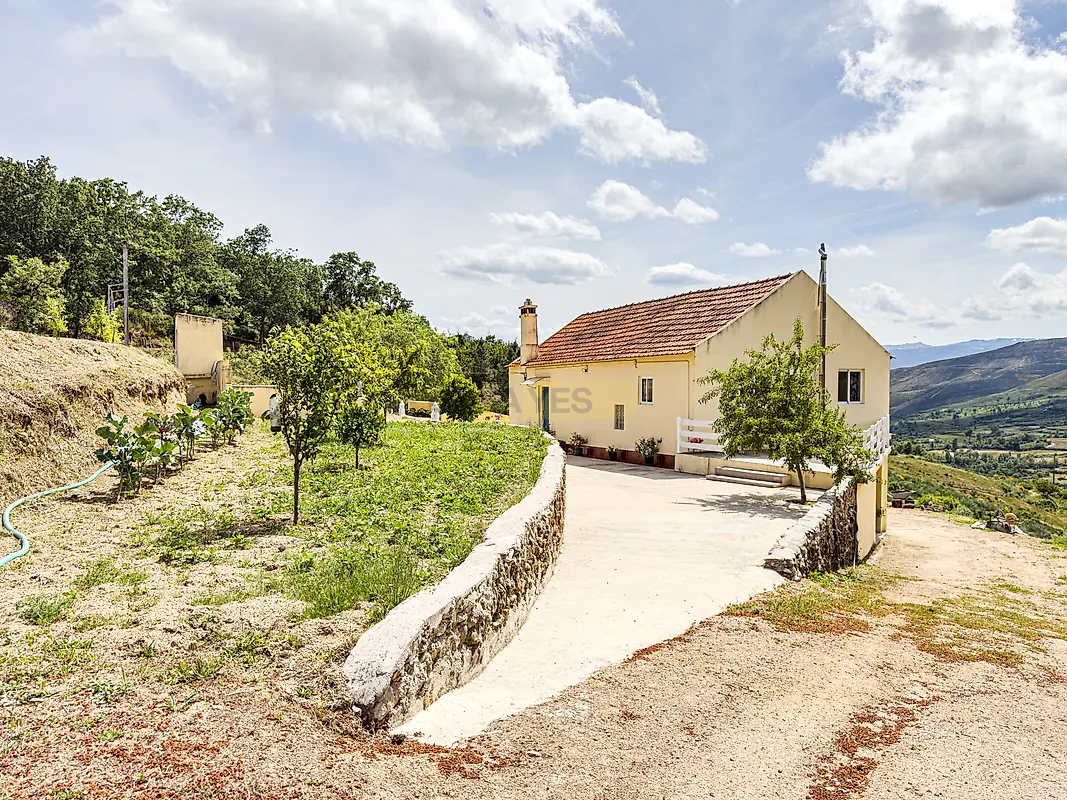 Moradia T3 à venda em Famalicão, €150.000