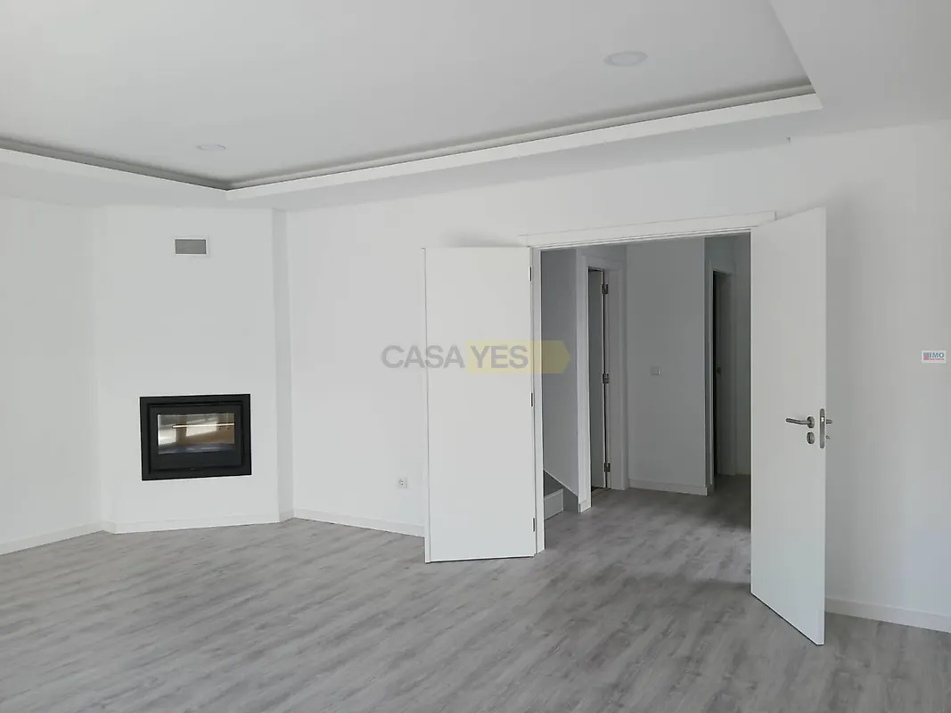 Apartamento T4 à venda em Fernão Ferro, €425.000