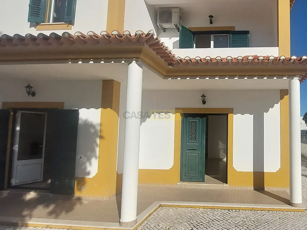 Moradia T4 à venda em Nossa Senhora de Fátima, Entroncamento — foto 2