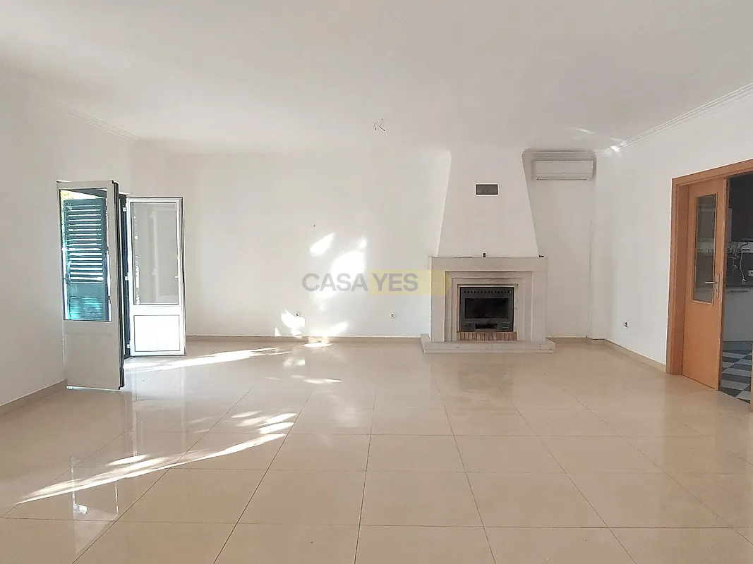 Moradia T4 à venda em Nossa Senhora de Fátima, Entroncamento — foto 14
