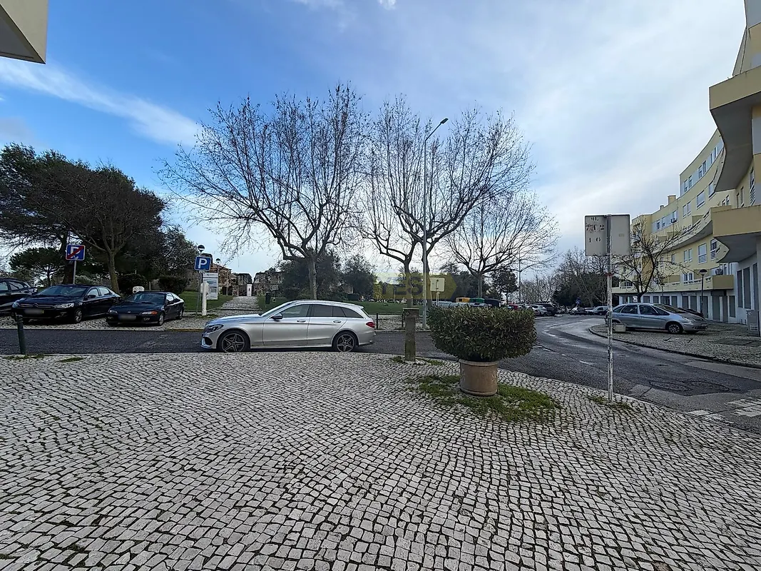 Apartamento T0 à venda em Santa Iria de Azoia, São João da Talha e Bobadela, Loures — foto 14