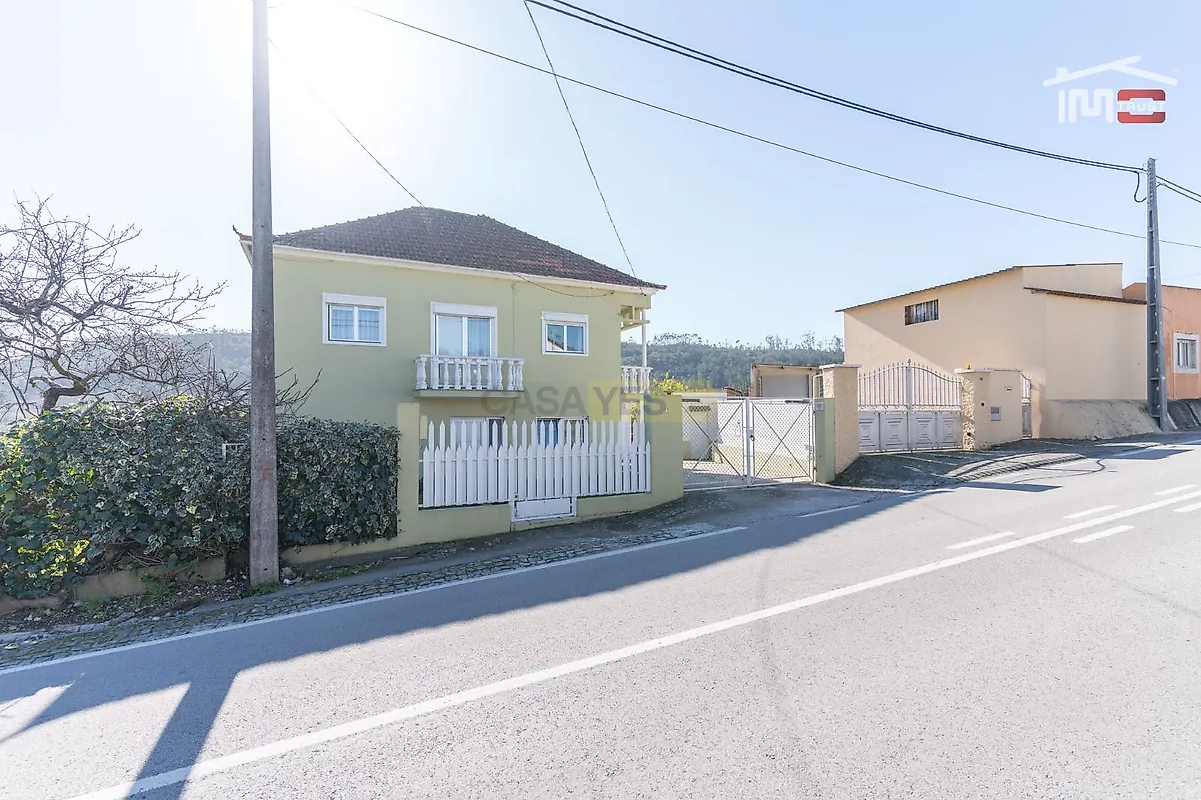 Moradia T5 em Caranguejeira, €340.000
