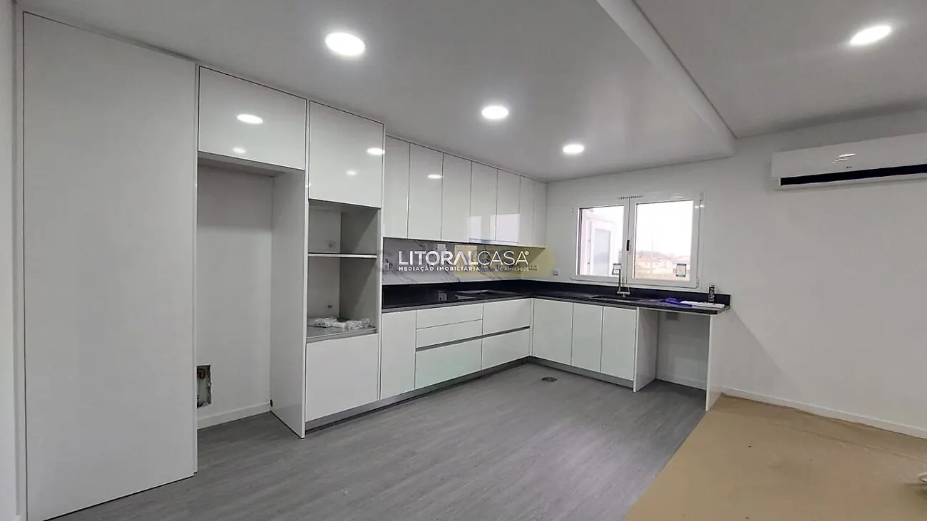 Apartamento T2 em Santa Joana, €340.000