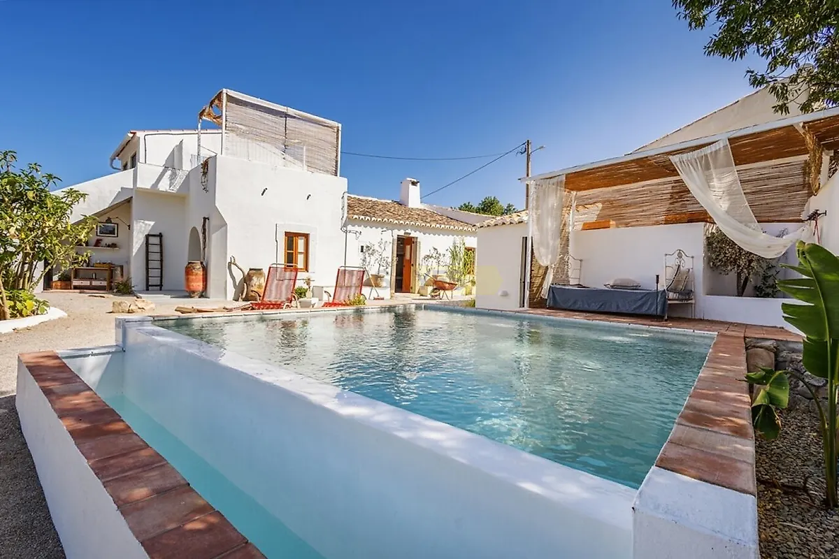 Moradia T3 em Montenegro, €880.000