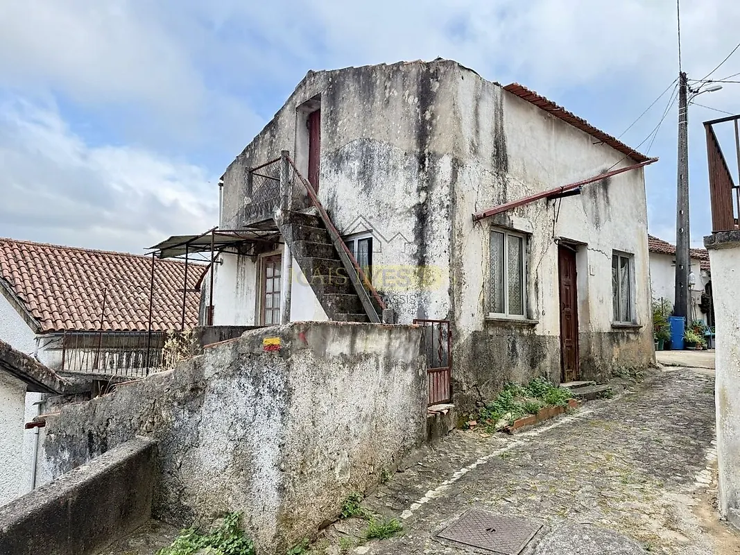 Moradia T2 à venda em Figueira de Lorvão, Penacova — foto 2